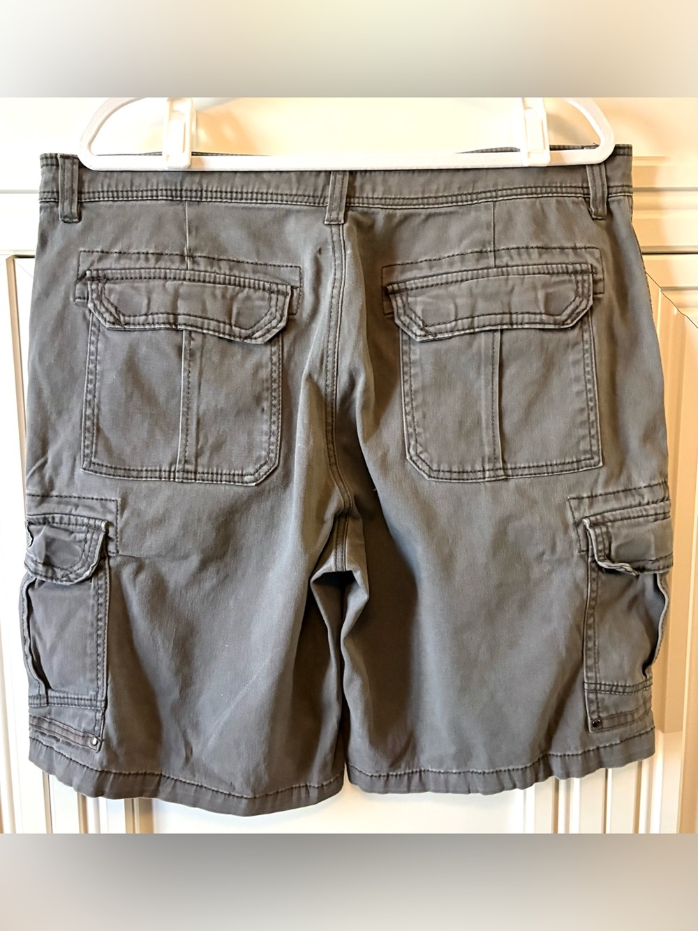 🔴 MENS UNION BAY DISTRESSED GRAY CARGO SHORTS - SIZE 38 - EXCELLENT COND 🔴
